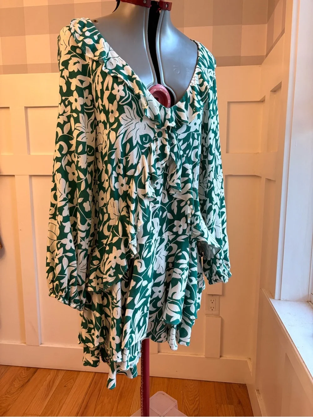 Free People Green & White Floral Tiered V-Neck Mini Dress XS - Picture 2 of 11